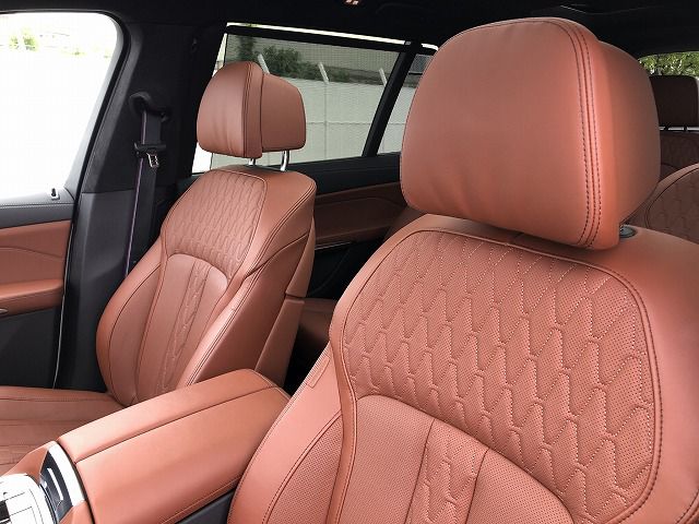 X7 xDrive40d RHD US