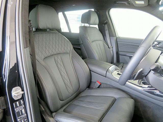X7 xDrive40d RHD US
