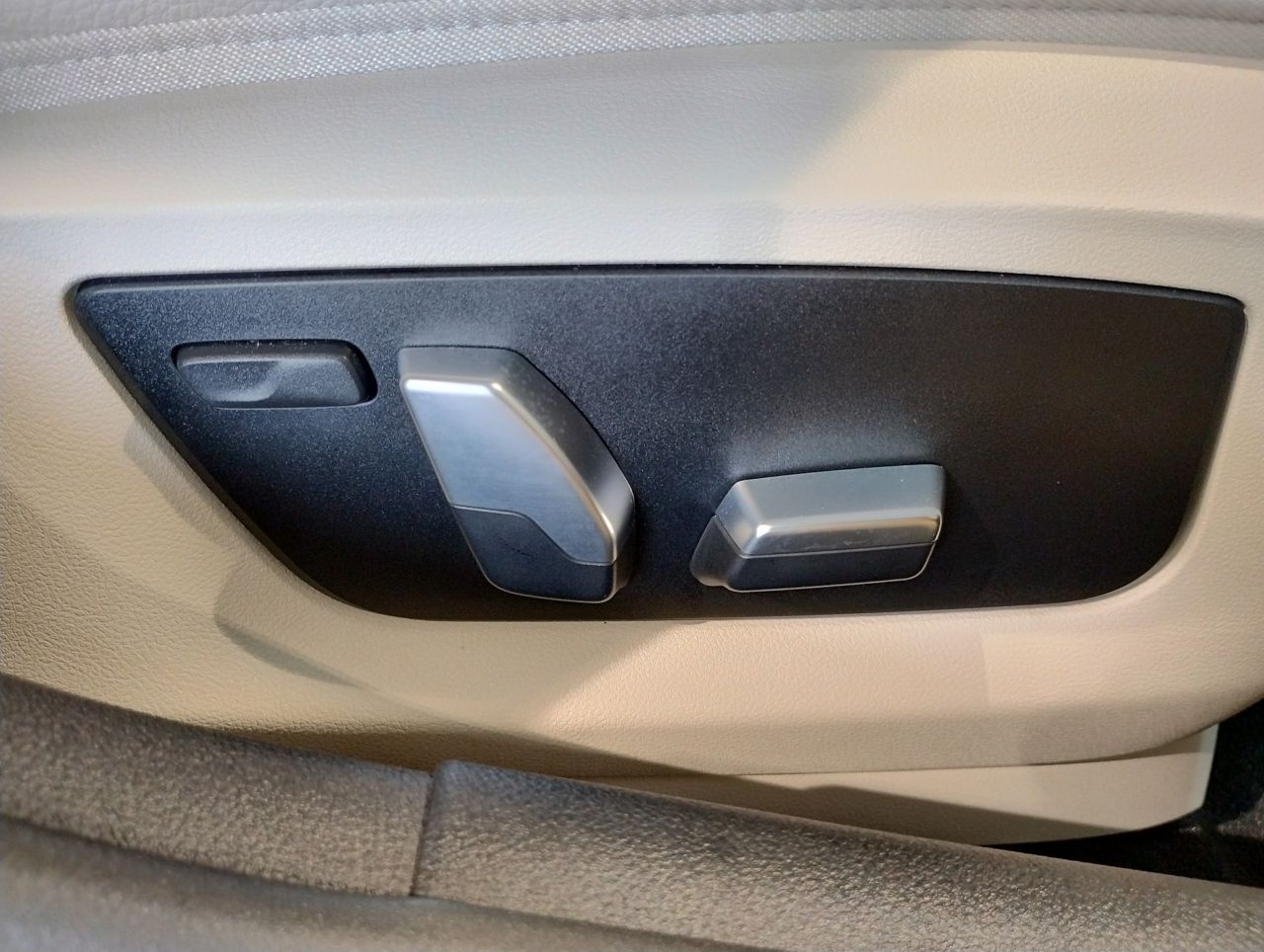 520d xDrive Sedan RHD