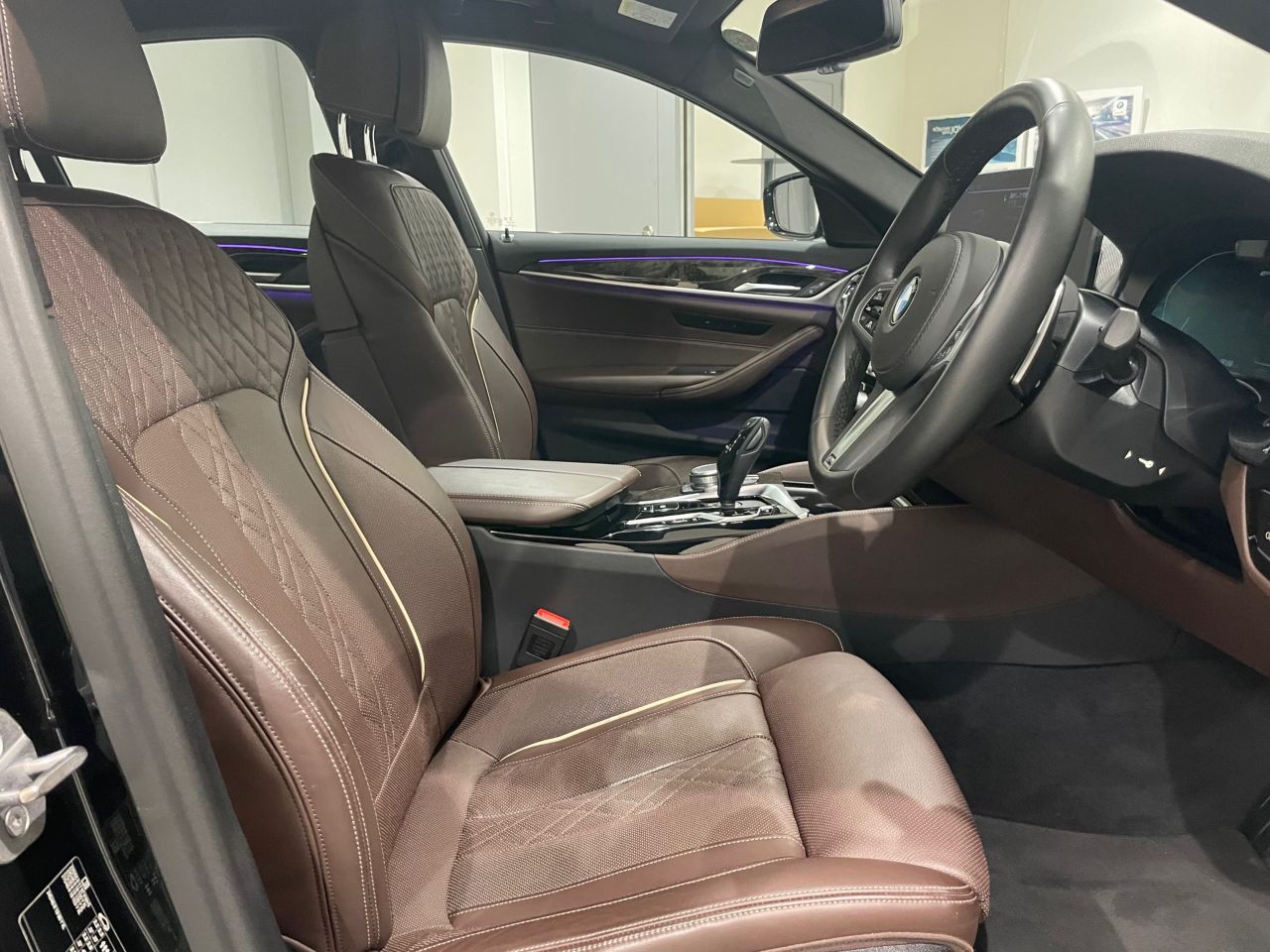 530e Sedan RHD