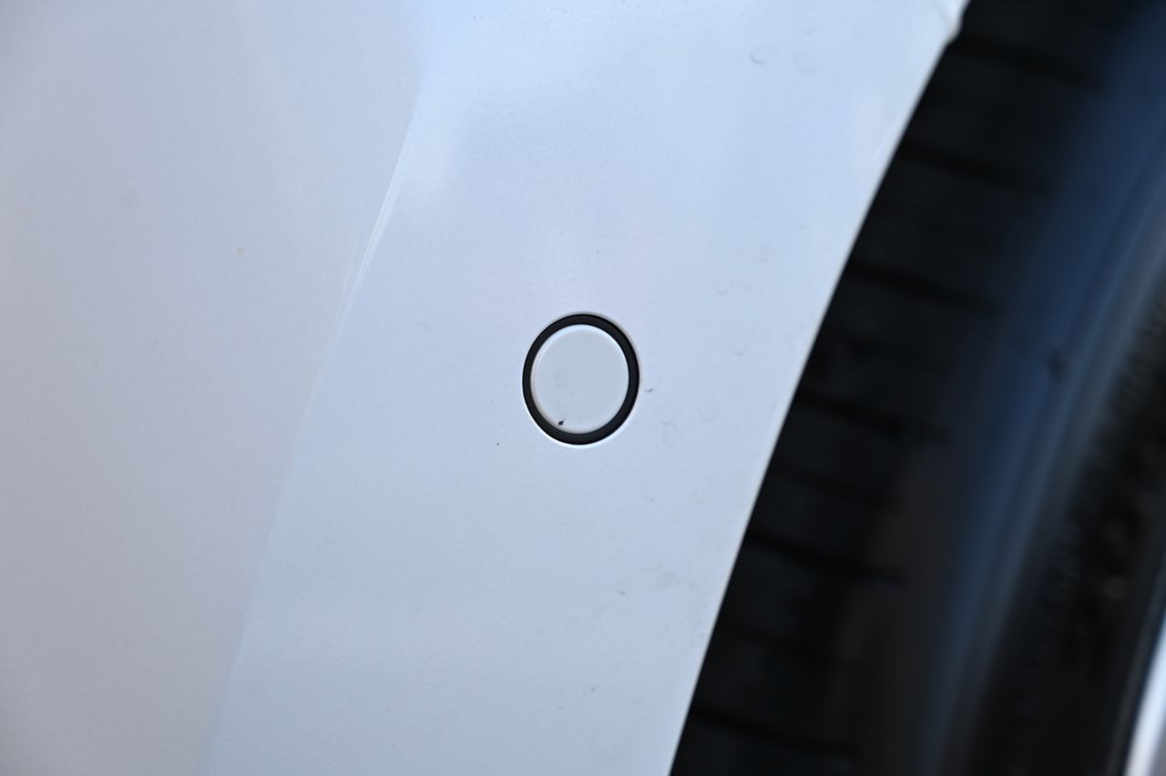 J01 MINI Cooper E