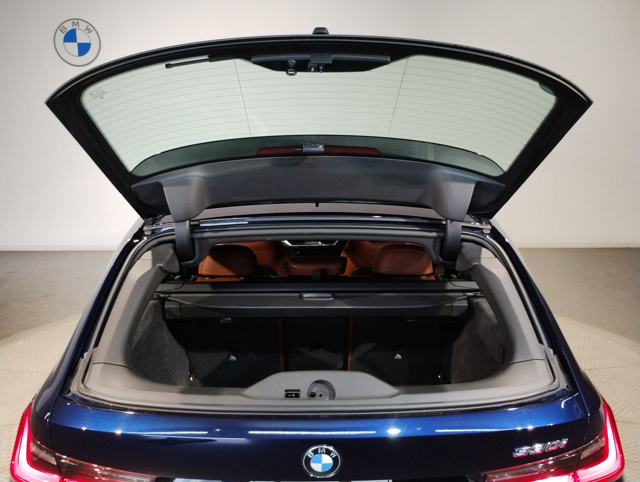 G21 330i Touring RHD