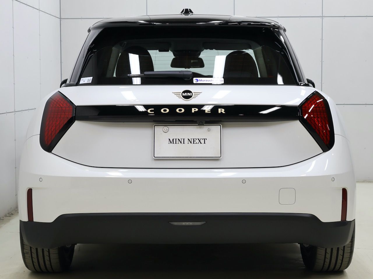 J01 MINI Cooper E