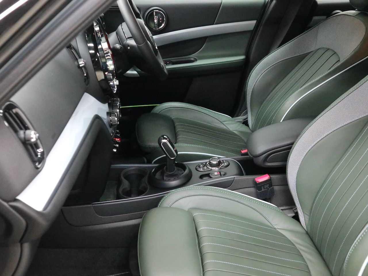 F40 118d Sports Hatch 5-door B47 2.0d