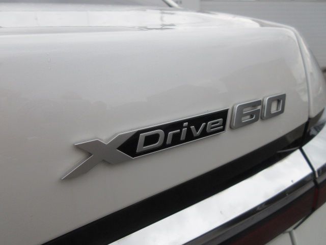 i7 xDrive60 Sedan RHD