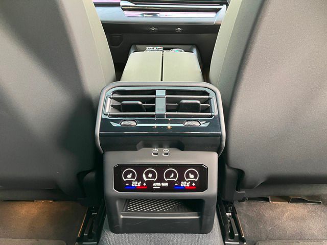 BMW i5 eDrive40 Sedan RHD