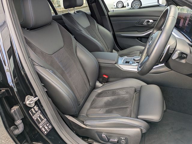 320d xDrive Berline RHD