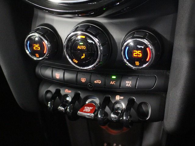 F55 COOPER D (AT)