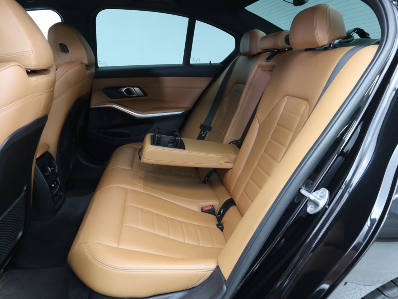 G20 320d xDrive RHD Saloon