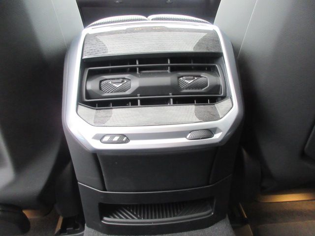 i7 xDrive60 Sedan RHD