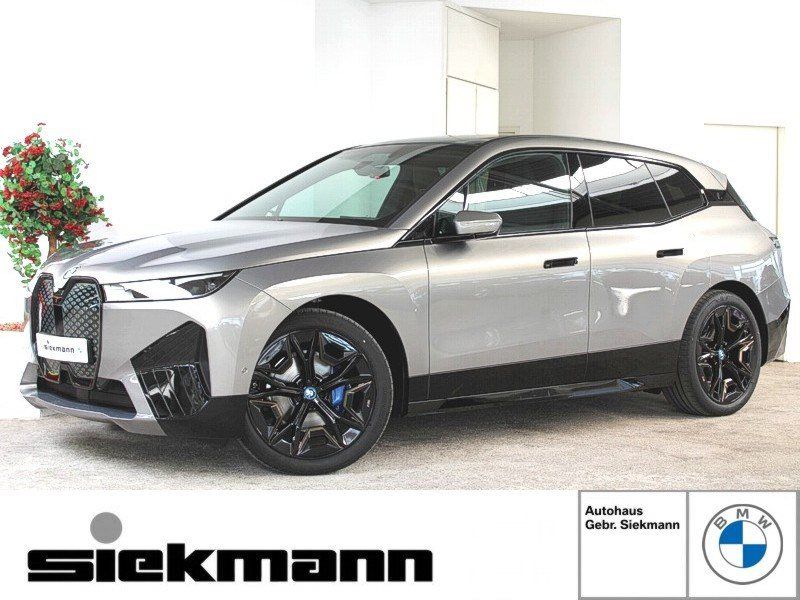 iX xDrive40