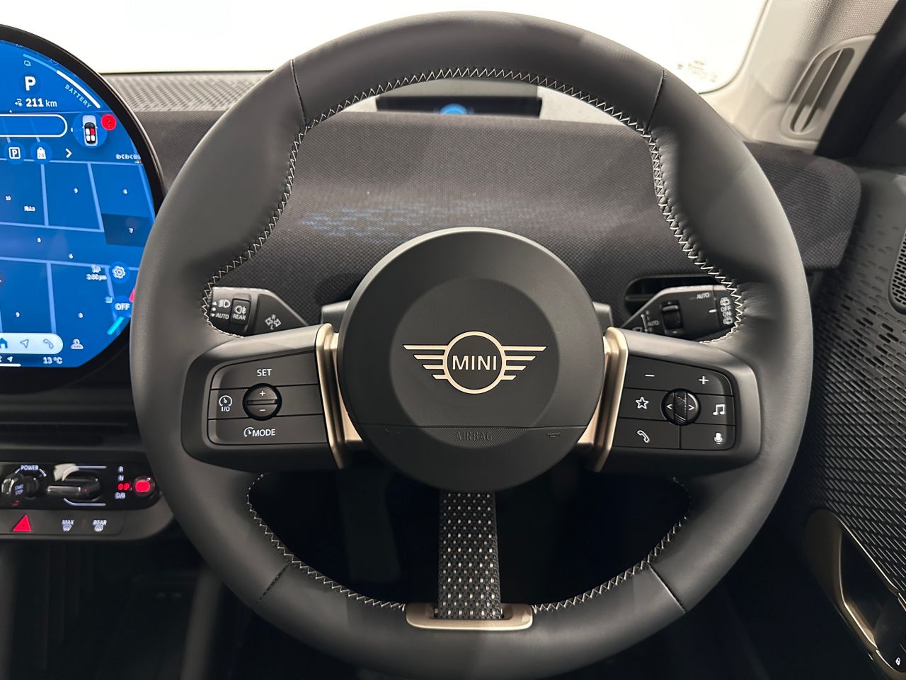 J01 MINI Cooper E