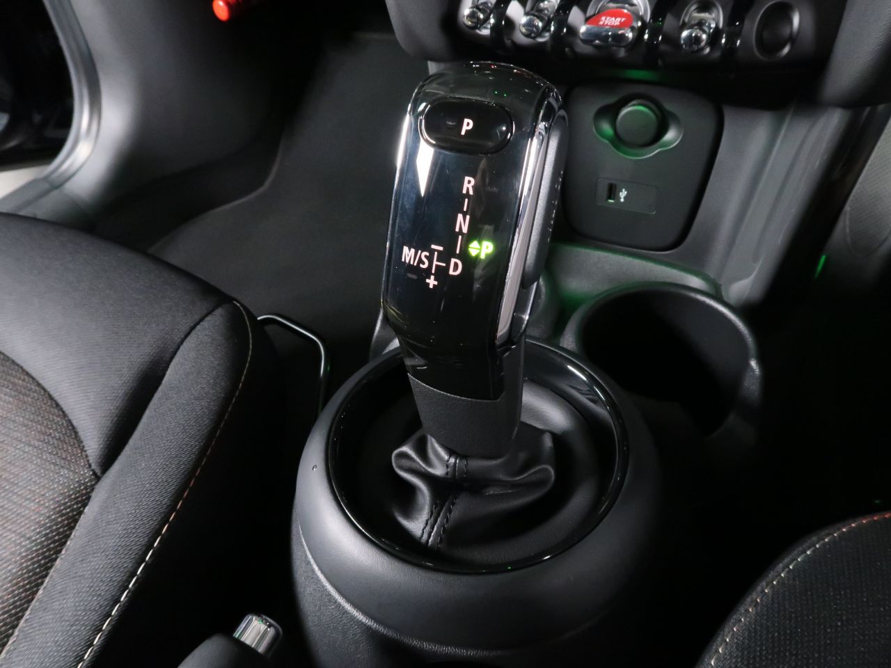 F56 MINI Cooper 3-Door Hatch LCI