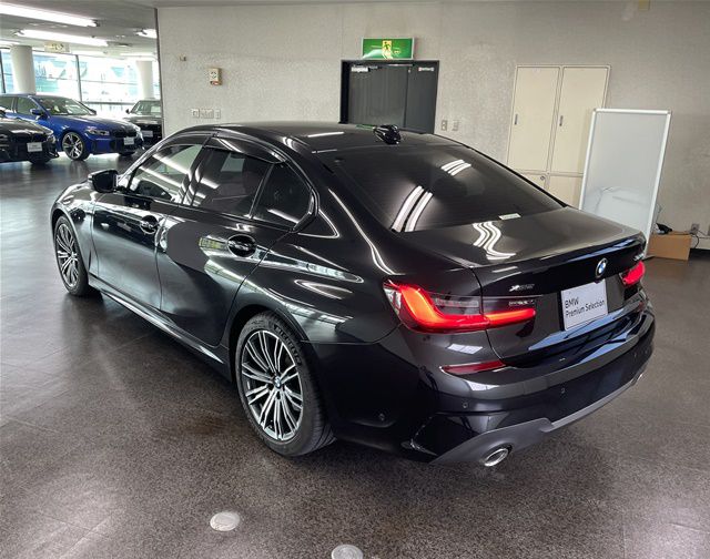 G20 320d xDrive RHD Saloon