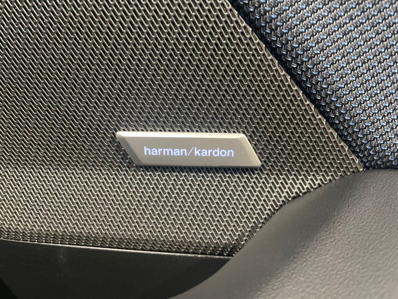 120 Sport Sports Hatch