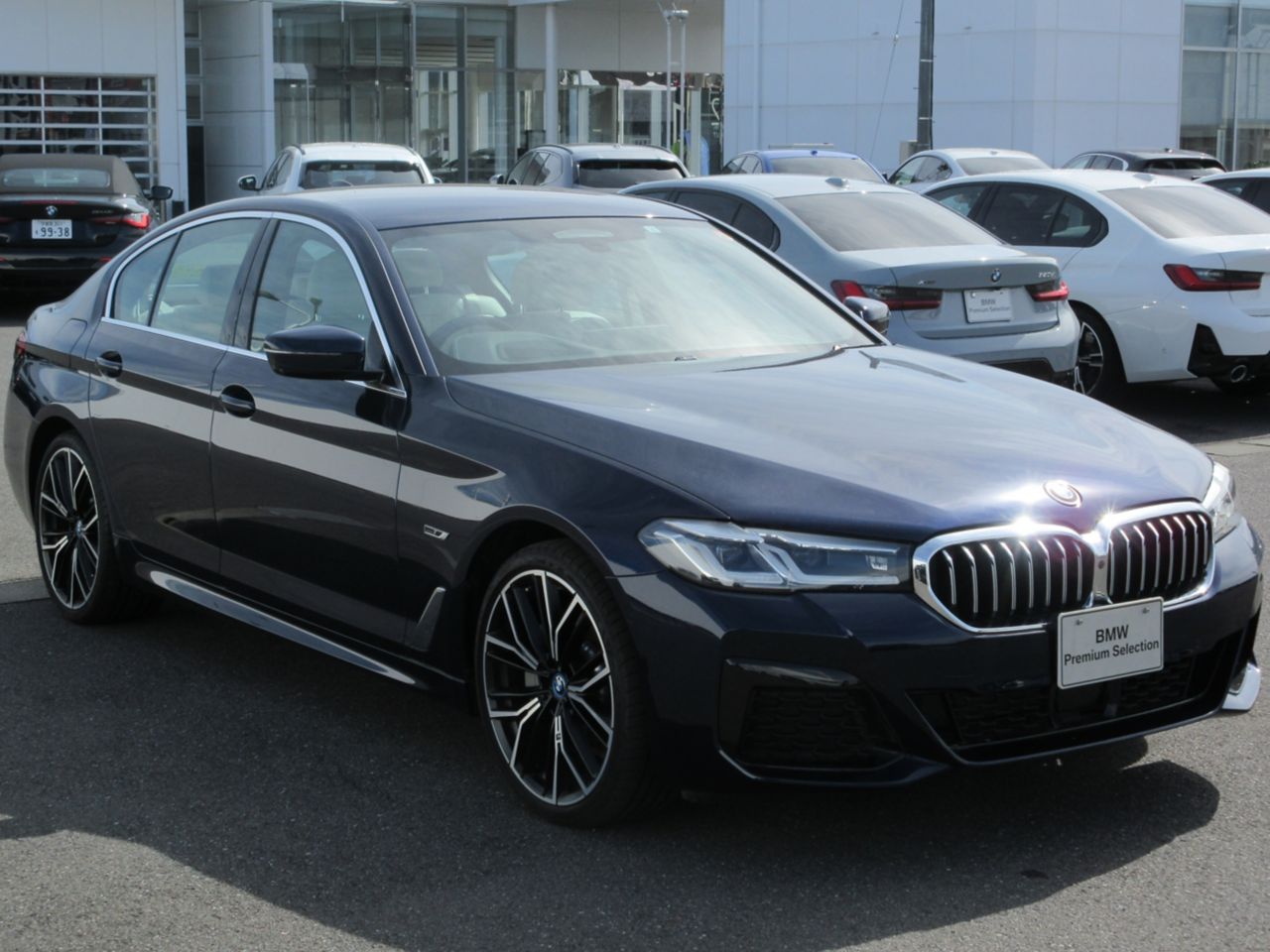 530e Sedan RHD