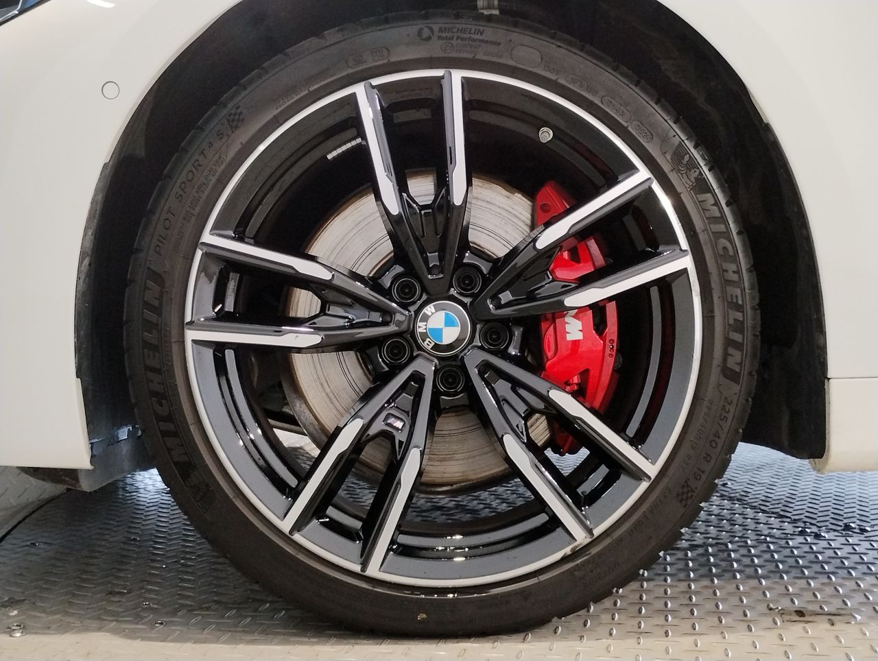 G** M*** x***** C********** *** B** 3.** RHD