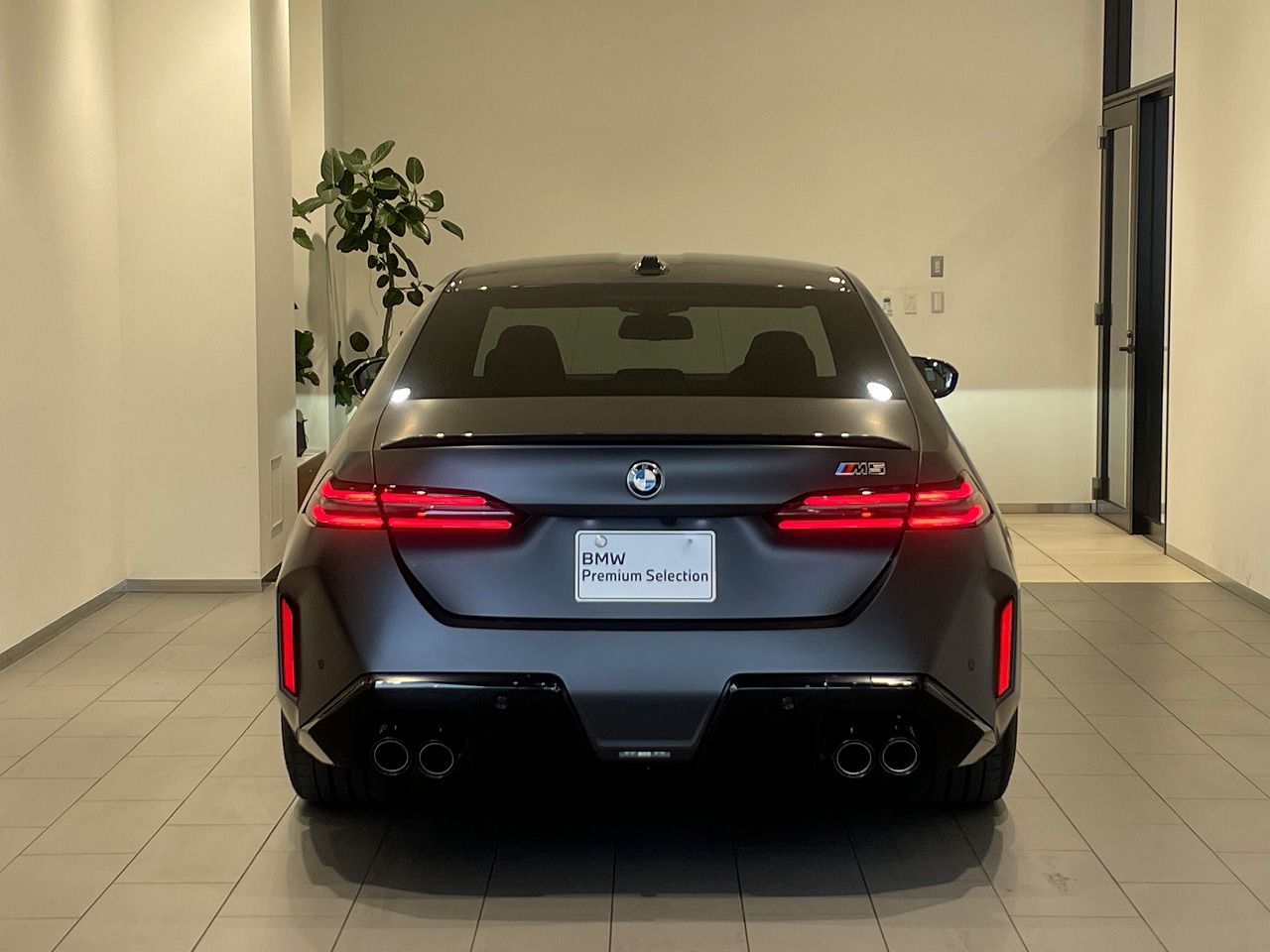 M5 Saloon RHD