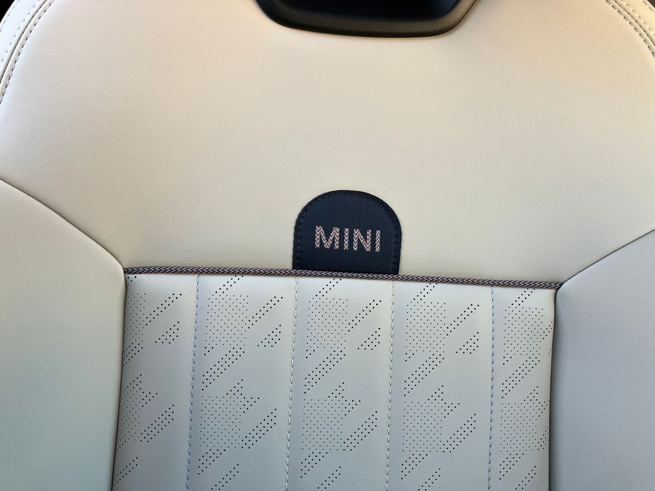 F66 MINI Cooper C 3Dr