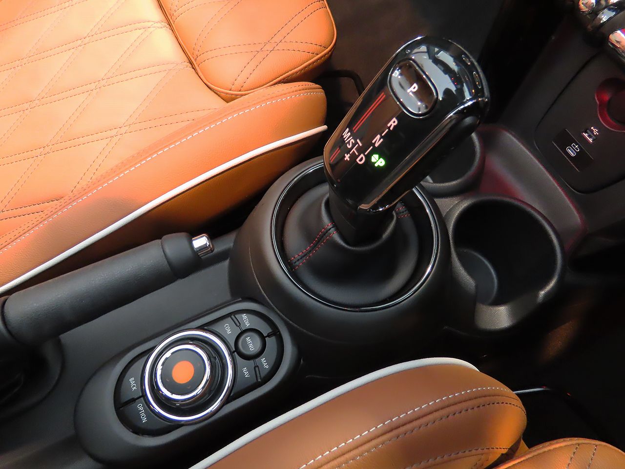 F57 MINI John Cooper Works Convertible LCI