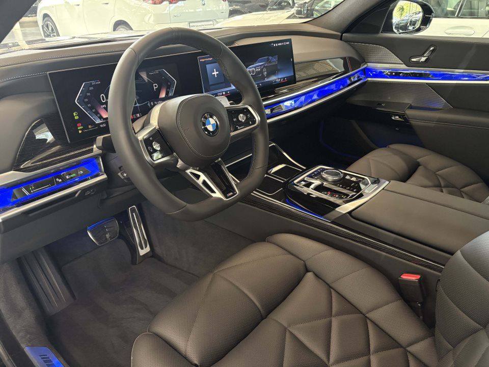 BMW 740