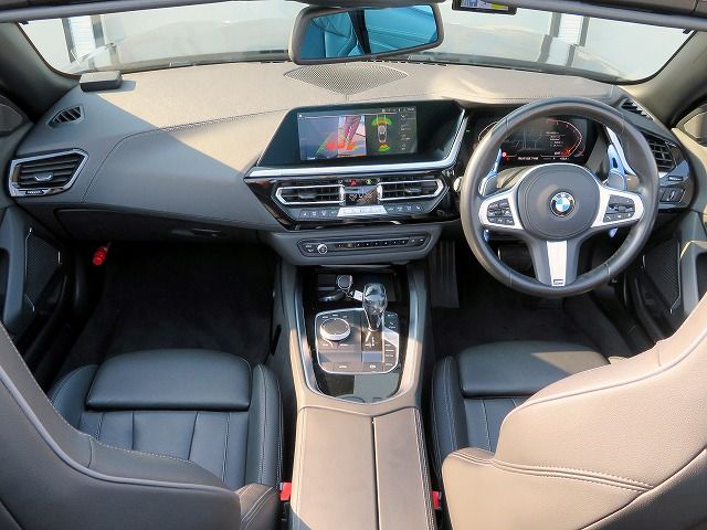 G29 z4 sDrive20i RHD