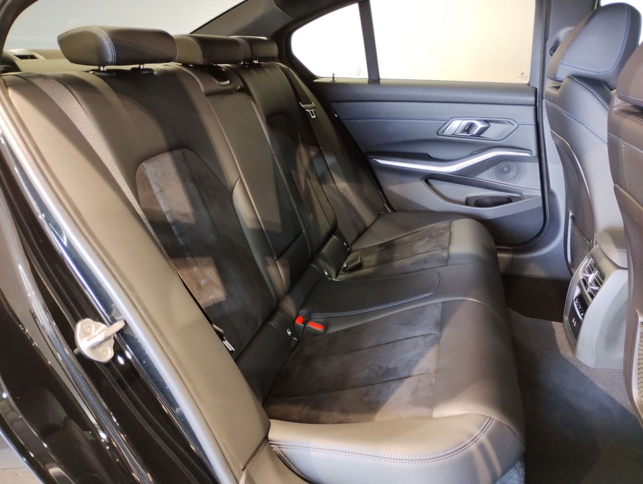 G20 330e Saloon LCI RHD MX