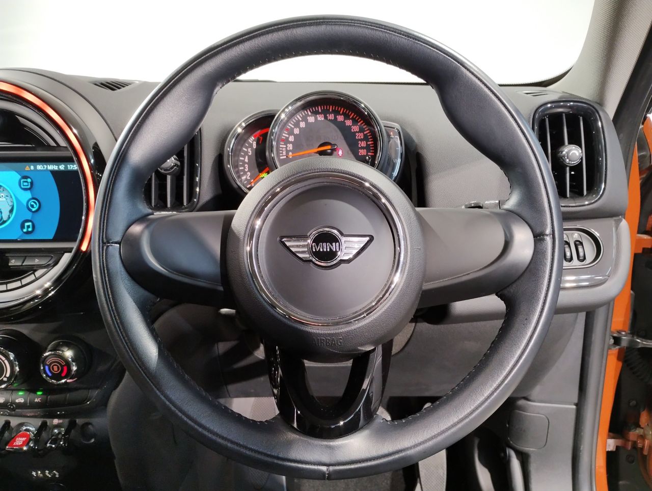 MINI CROSSOVER ONE