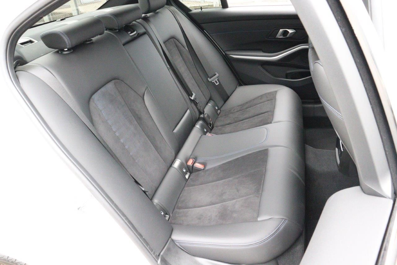 320d xDrive Berline RHD