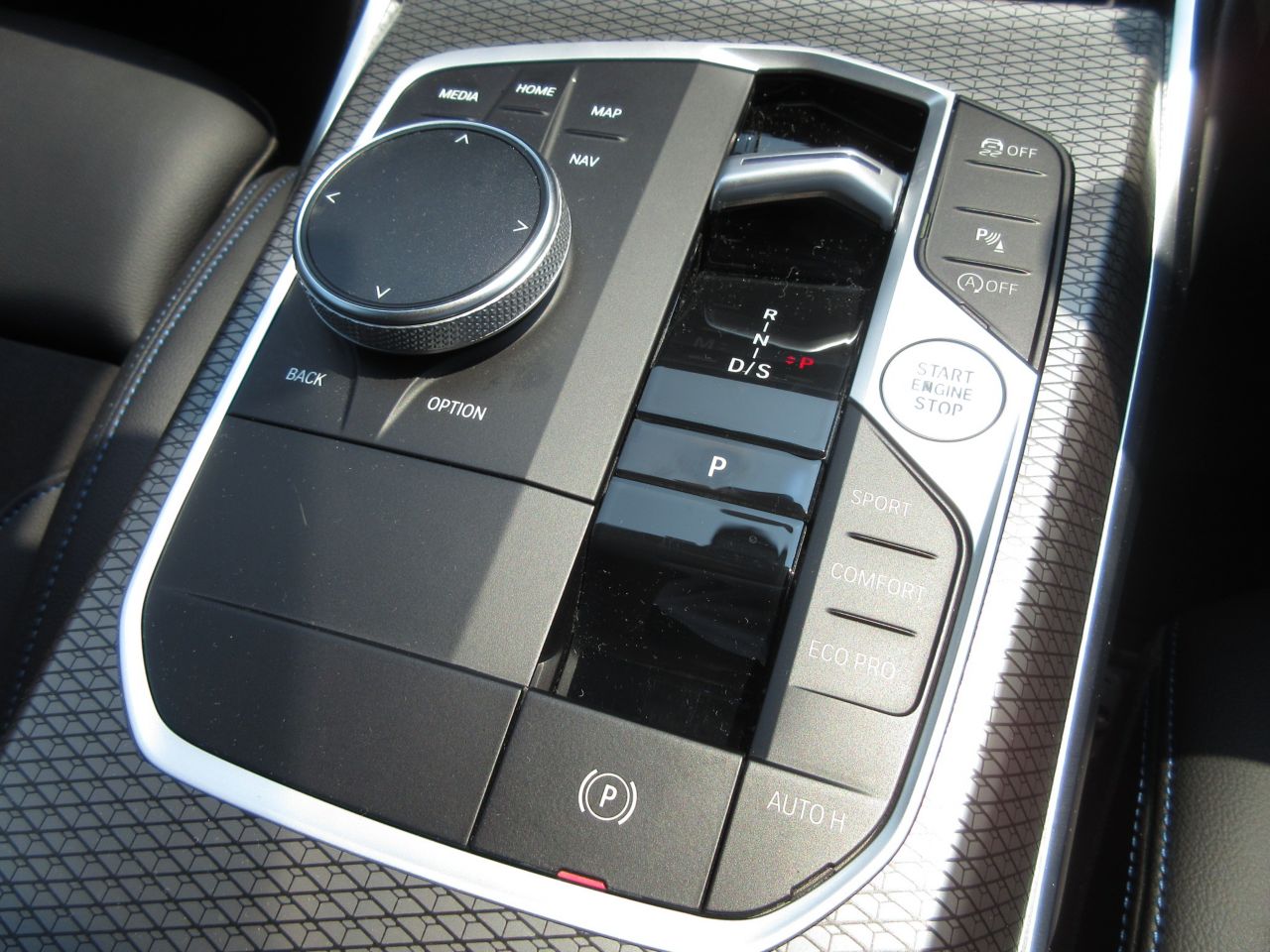 320d xDrive Berline RHD