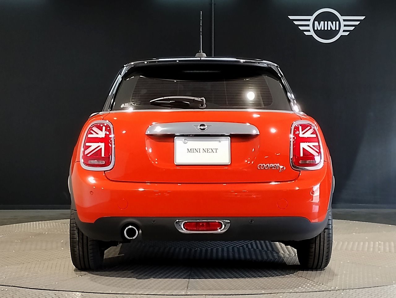 F55 COOPER D (AT)