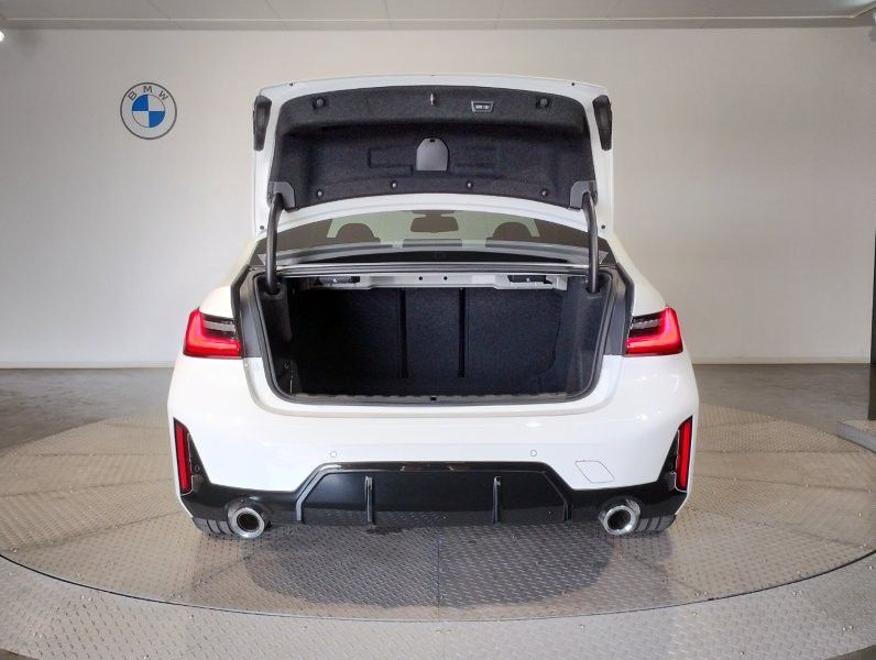 320d xDrive Berline RHD