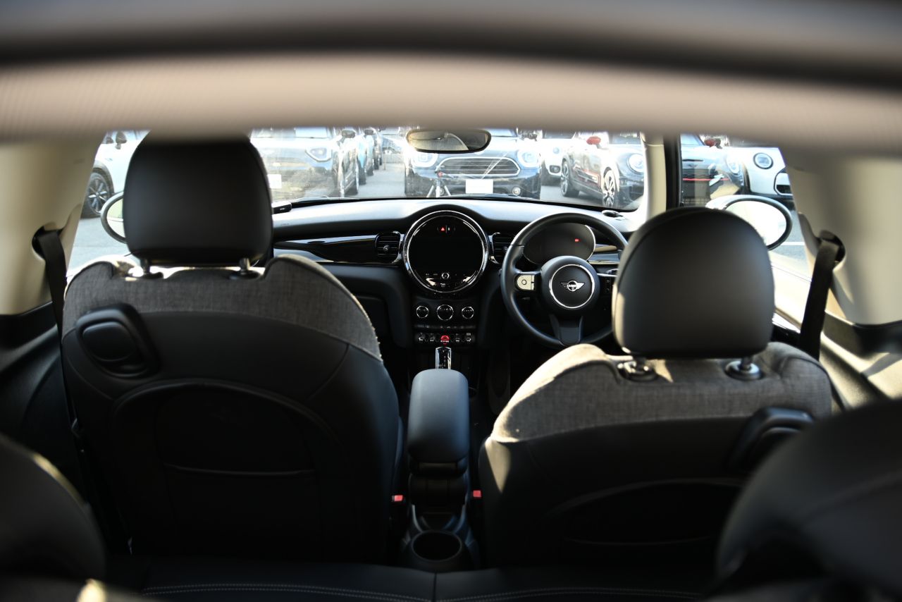 MINI Cooper F56 RHD