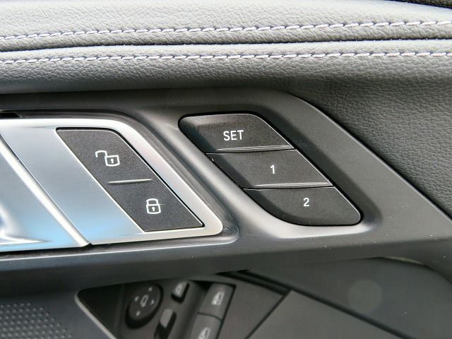 M240i xDrive Coupé RHD