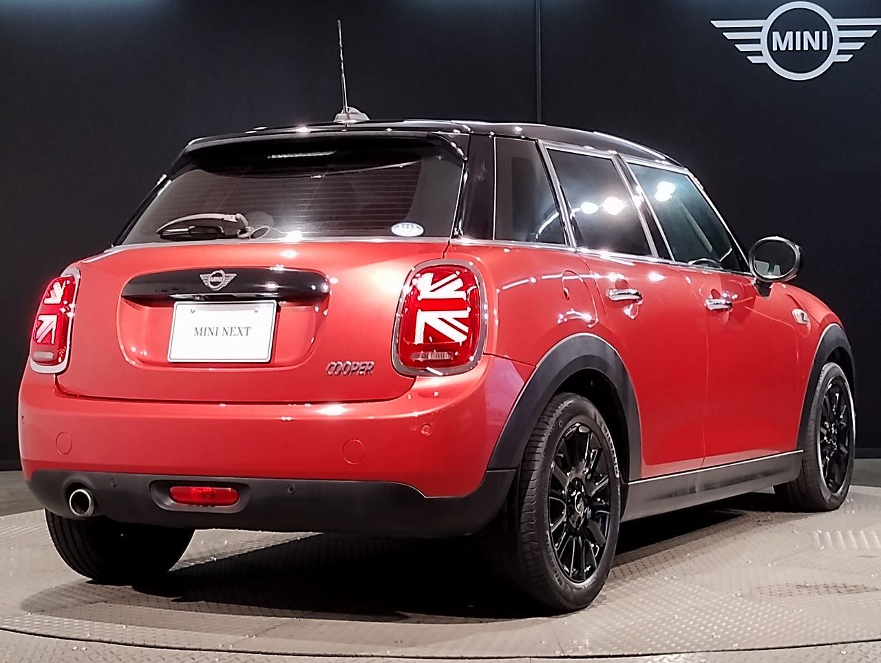 F55 MINI Cooper 5-Door Hatch LCI