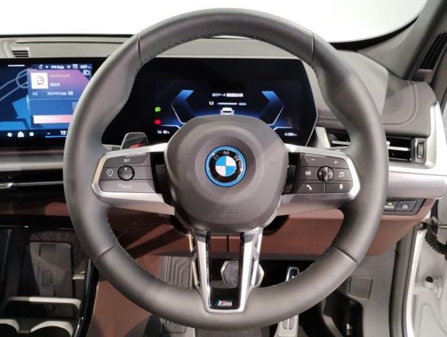 U11 iX1 xDrive30