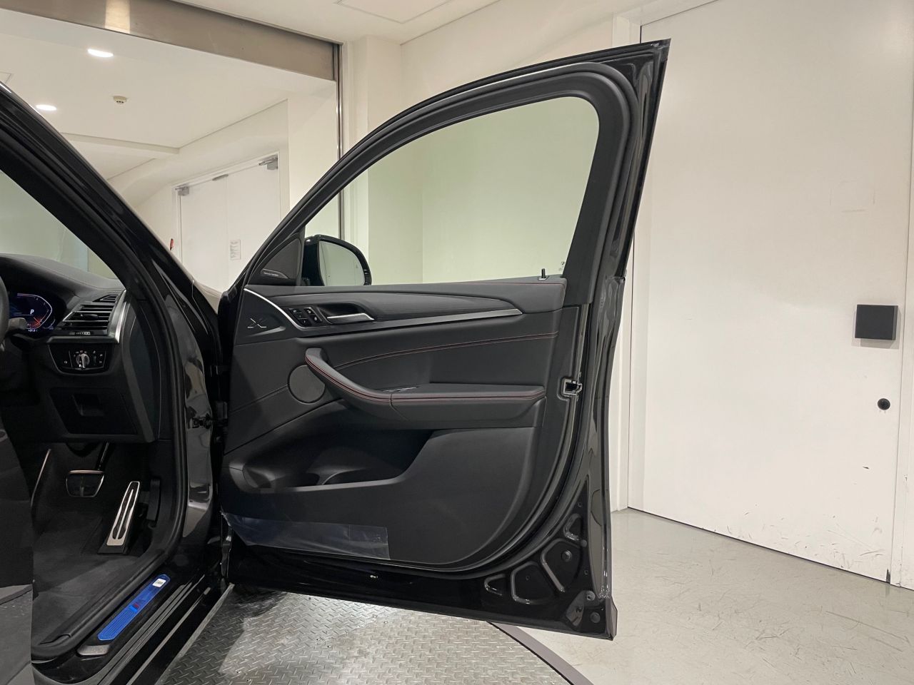 X4 xDrive20d RHD