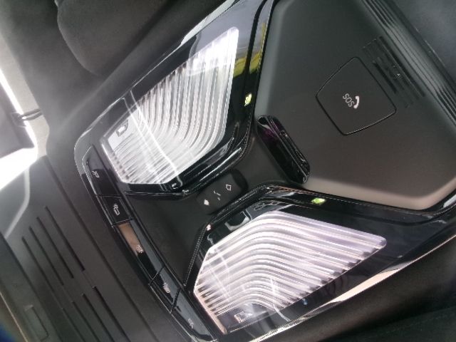 X7 xDrive40d RHD US
