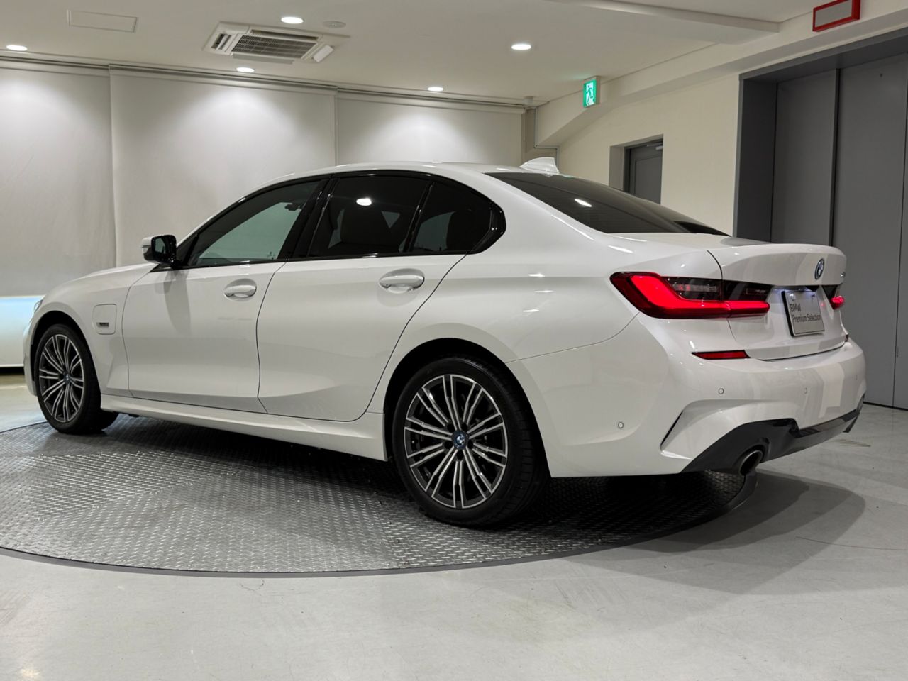 G20 330e Saloon RHD MX