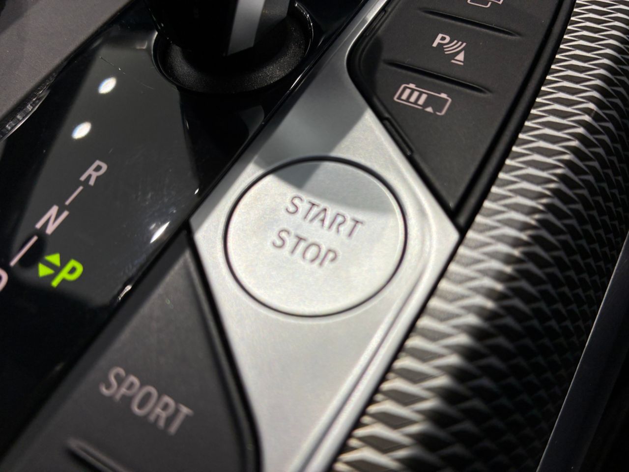 G20 330e Saloon RHD