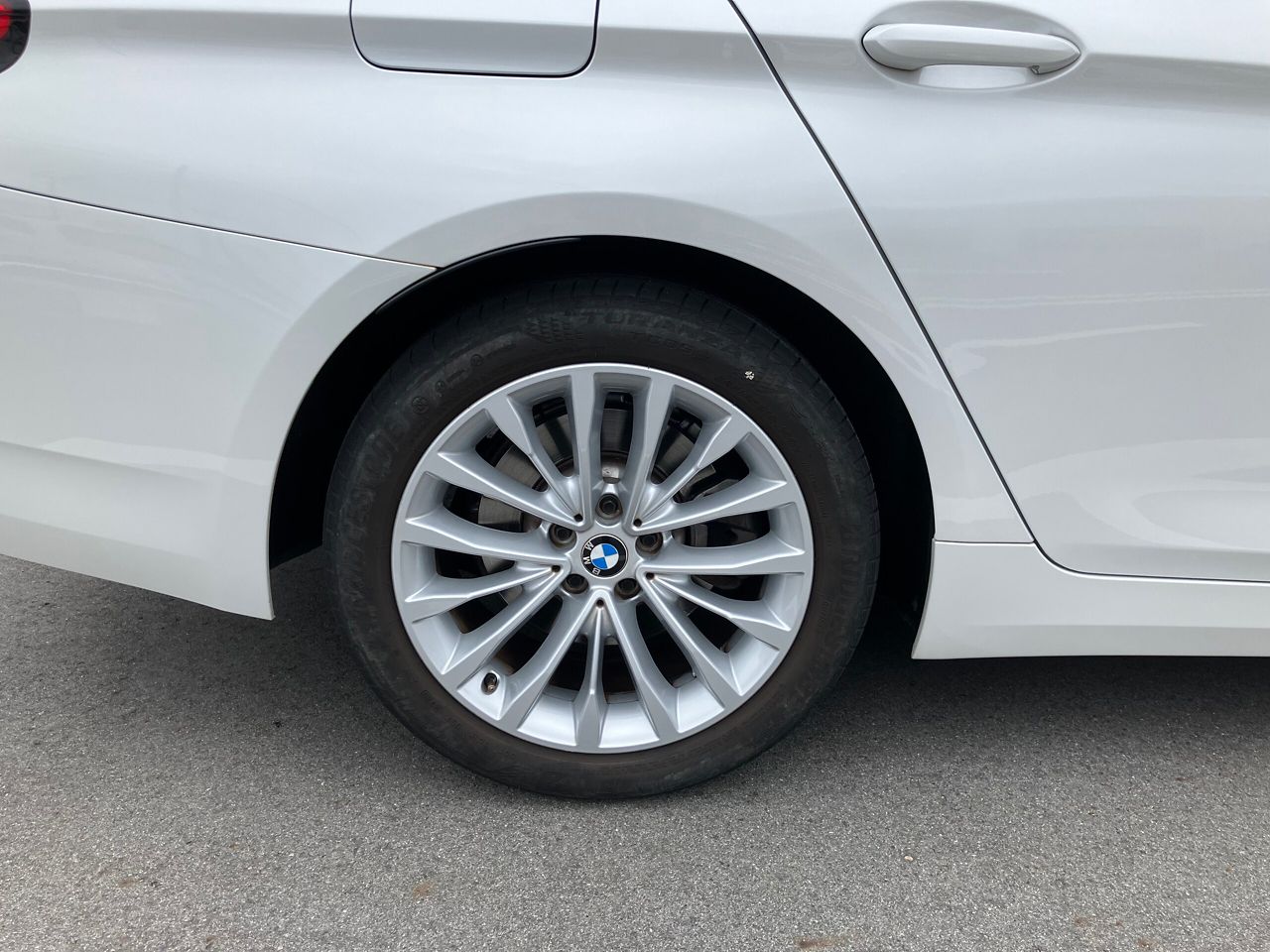 520d xDrive Sedan RHD