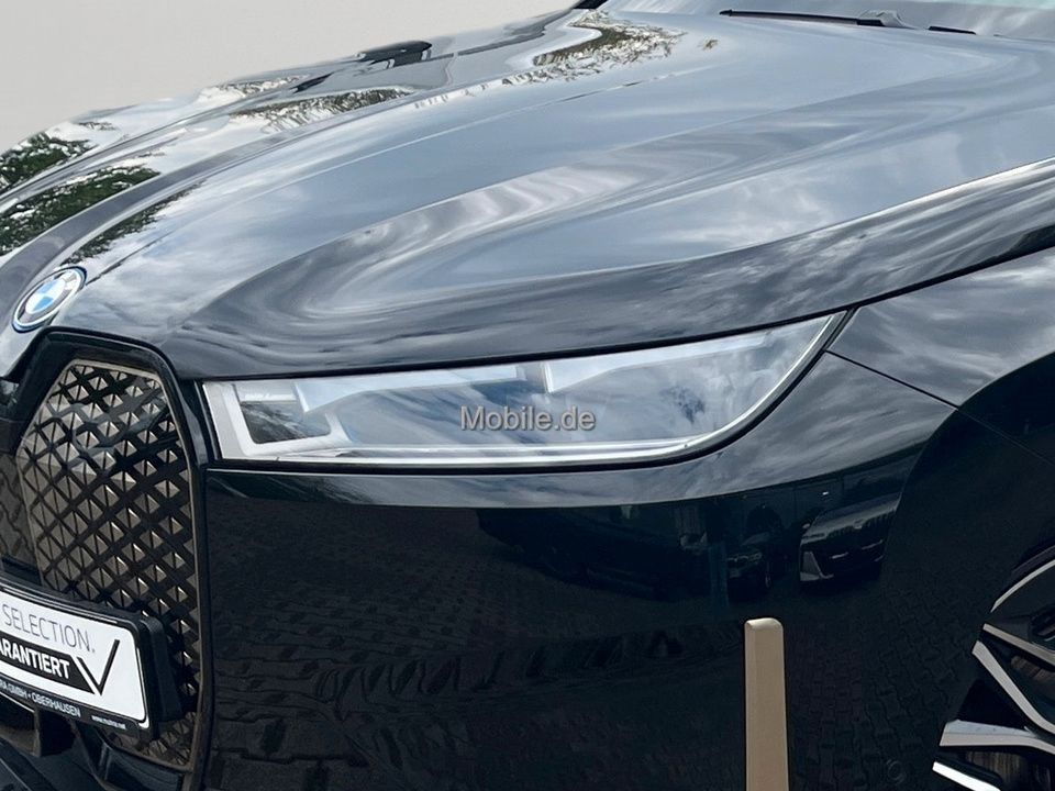 BMW iX
