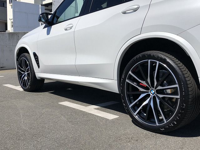 X5 M60i xDrive RHD