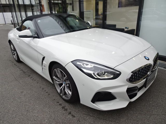 G29 z4 sDrive20i RHD