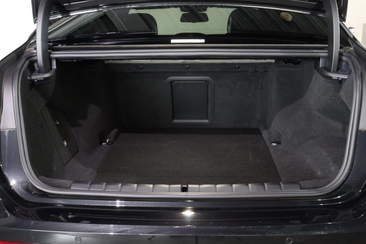 i7 xDrive60 Sedan RHD