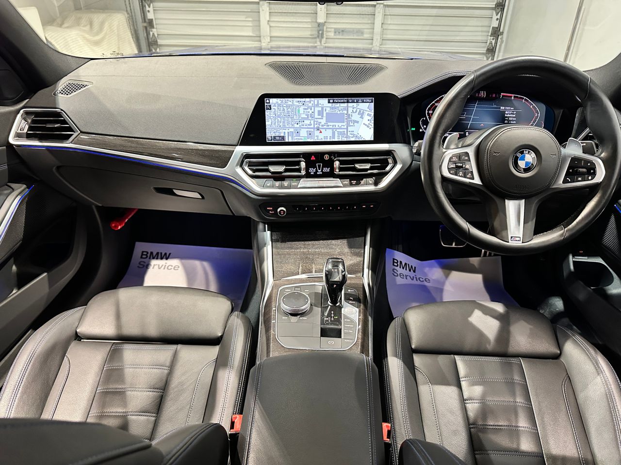 320i Sedan RHD