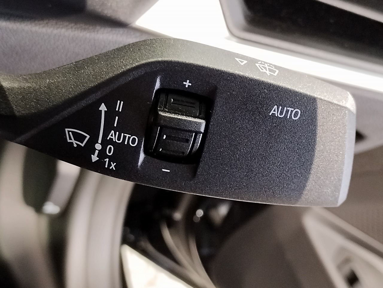 G20 320i Saloon LCI RHD MX