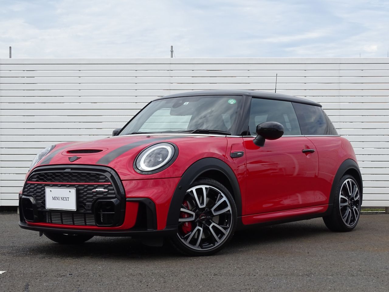 THE MINI JOHN COOPER WORKS.