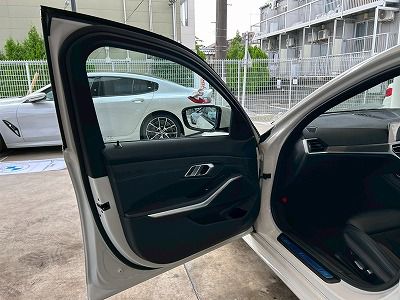 G20 330e Saloon RHD
