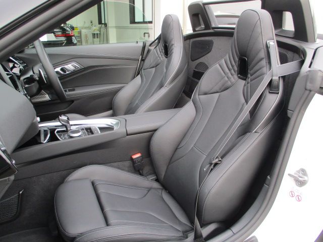 G29 z4 sDrive20i RHD